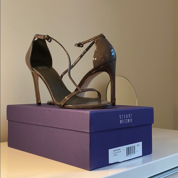Stuart Weitzman nudistsong size 8 in gunmetal